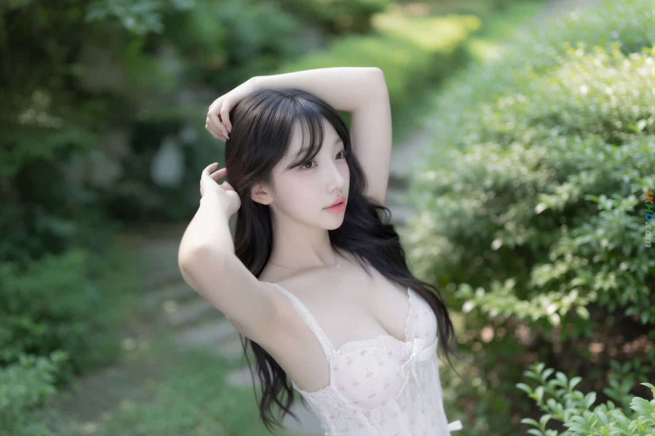 Son Ye Eun (SonYeEun) MAXIM Son Ye-Eun (SonYeEun) Secret Garden — photo 25