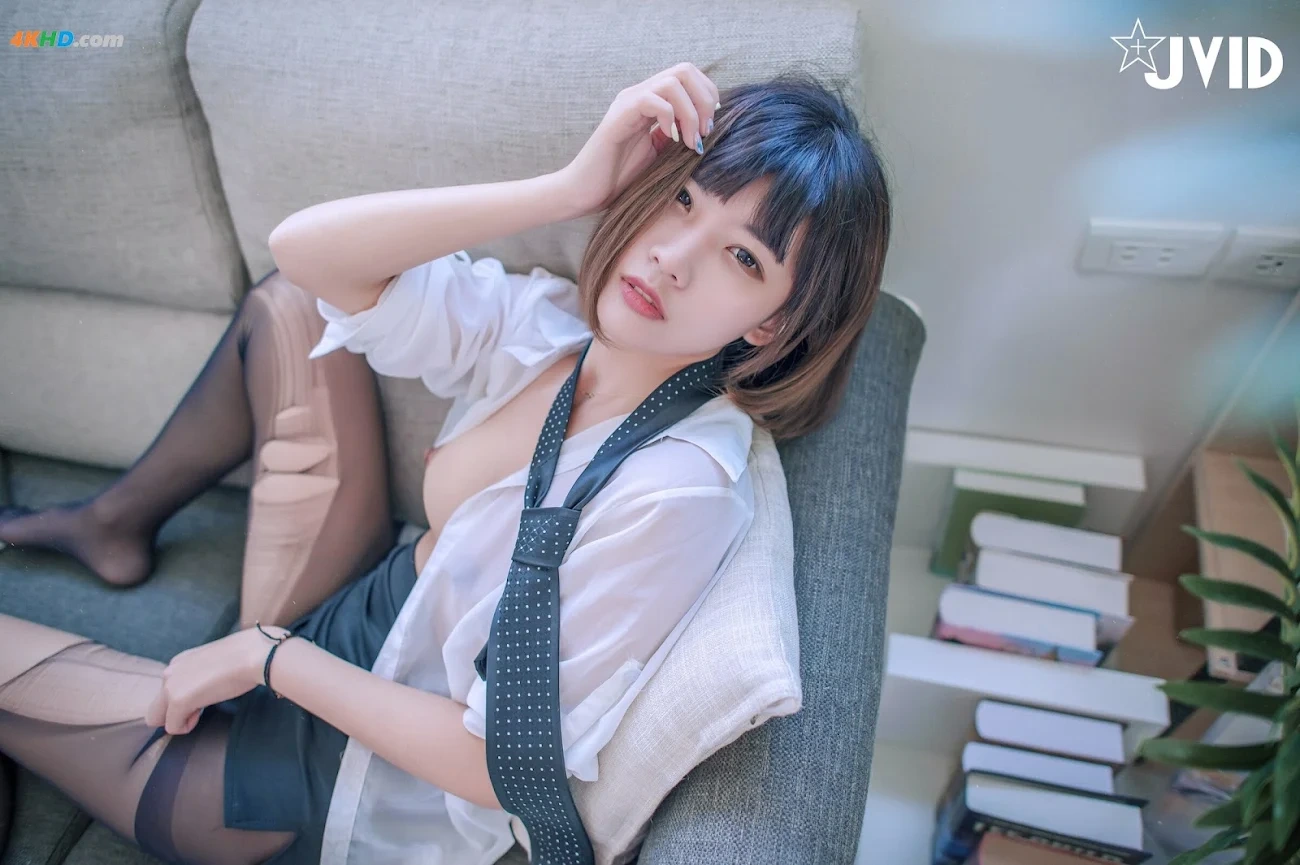 [JVID] GuoBaoBao - MianShiYuDaoBianTaiGongSiGuoBaoBao — photo 5