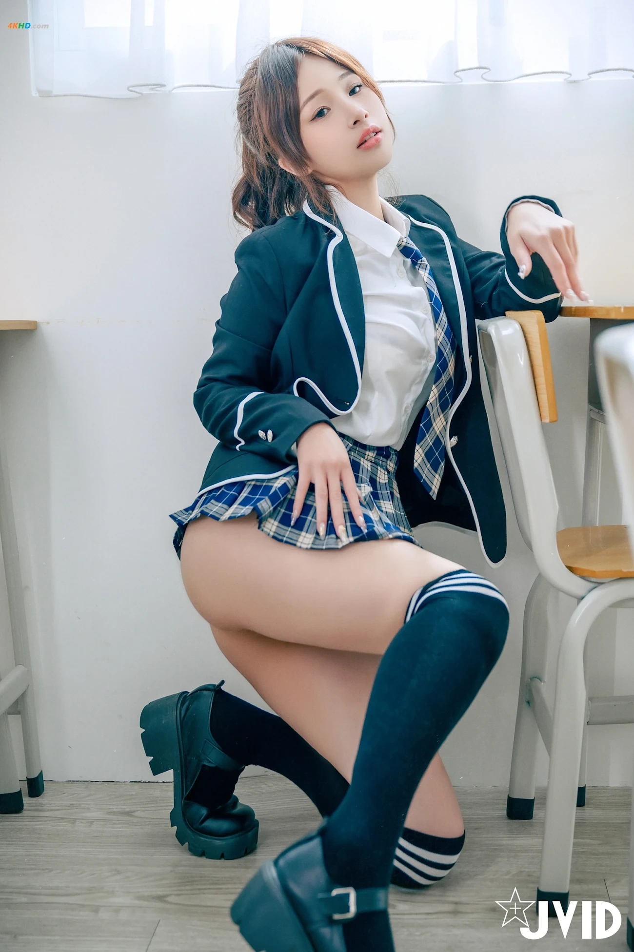 [JVID] JieMi Juice - XiaKeHouZaiJiaoShiSeSeBeiLaoShiFaXian — photo 94