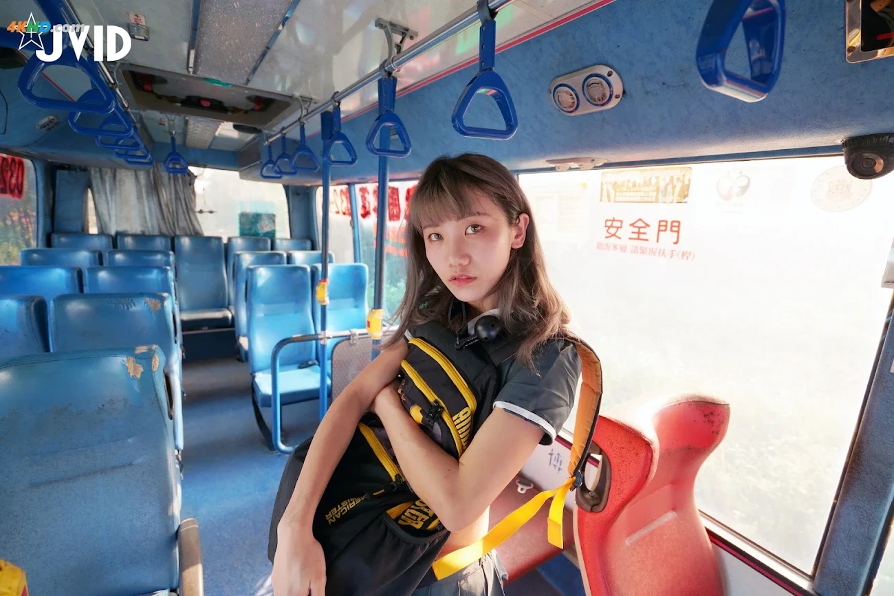 [JVID] YiFuDie - ZhenShi-GongCheShangChuNuSangShiHuiYiLu — photo 5