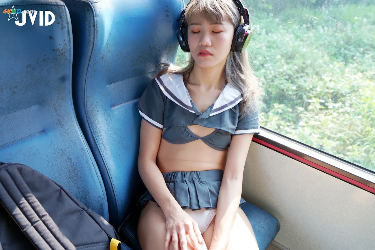 [JVID] YiFuDie - ZhenShi-GongCheShangChuNuSangShiHuiYiLu — photo 14