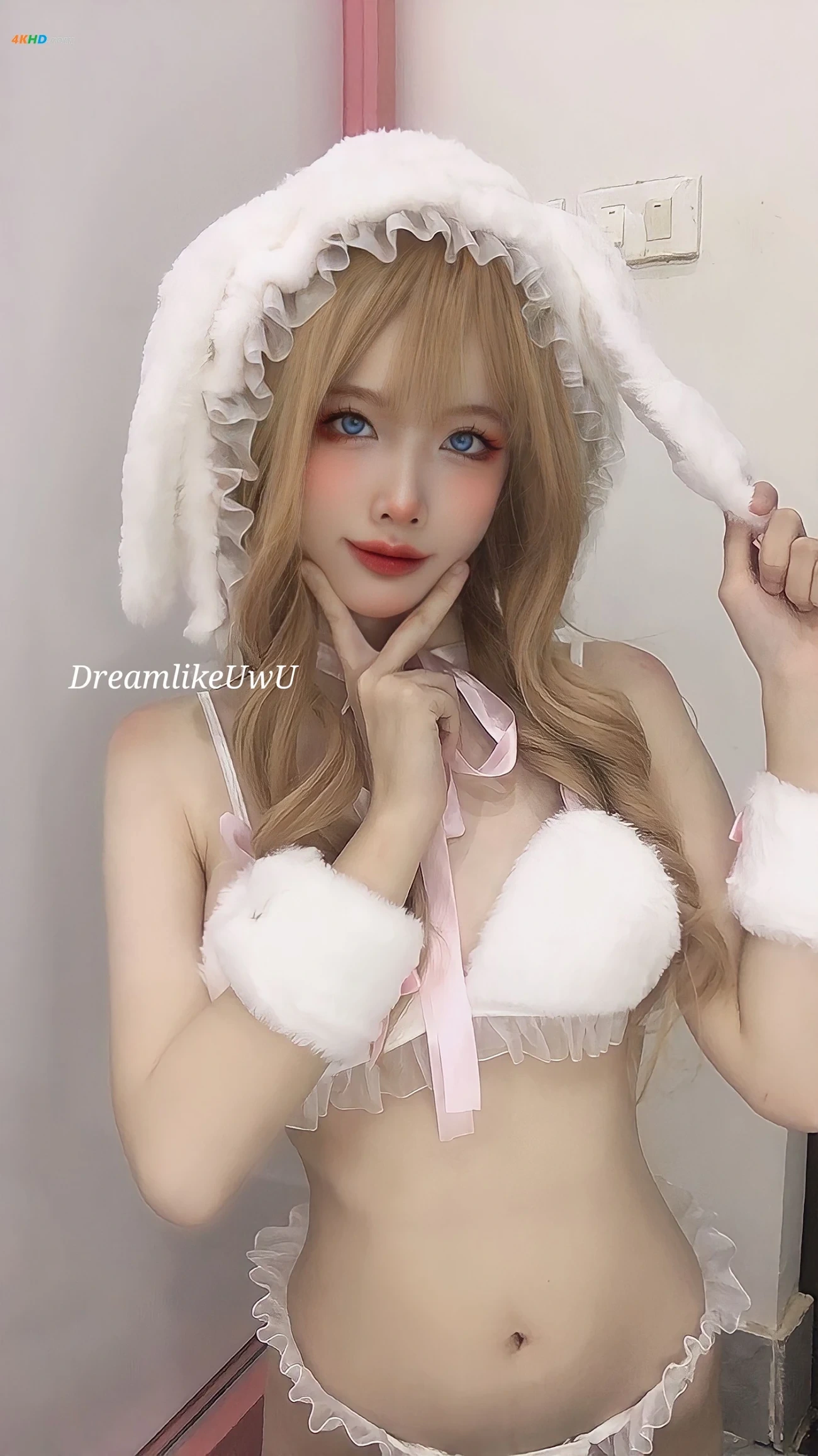 DreamlikeUwU White Rabbit — photo 1