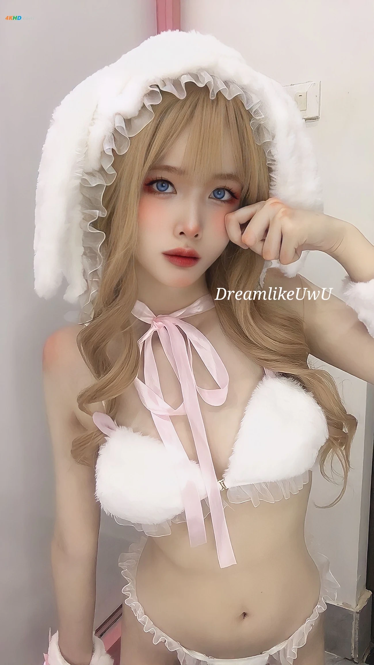 DreamlikeUwU White Rabbit — photo 3
