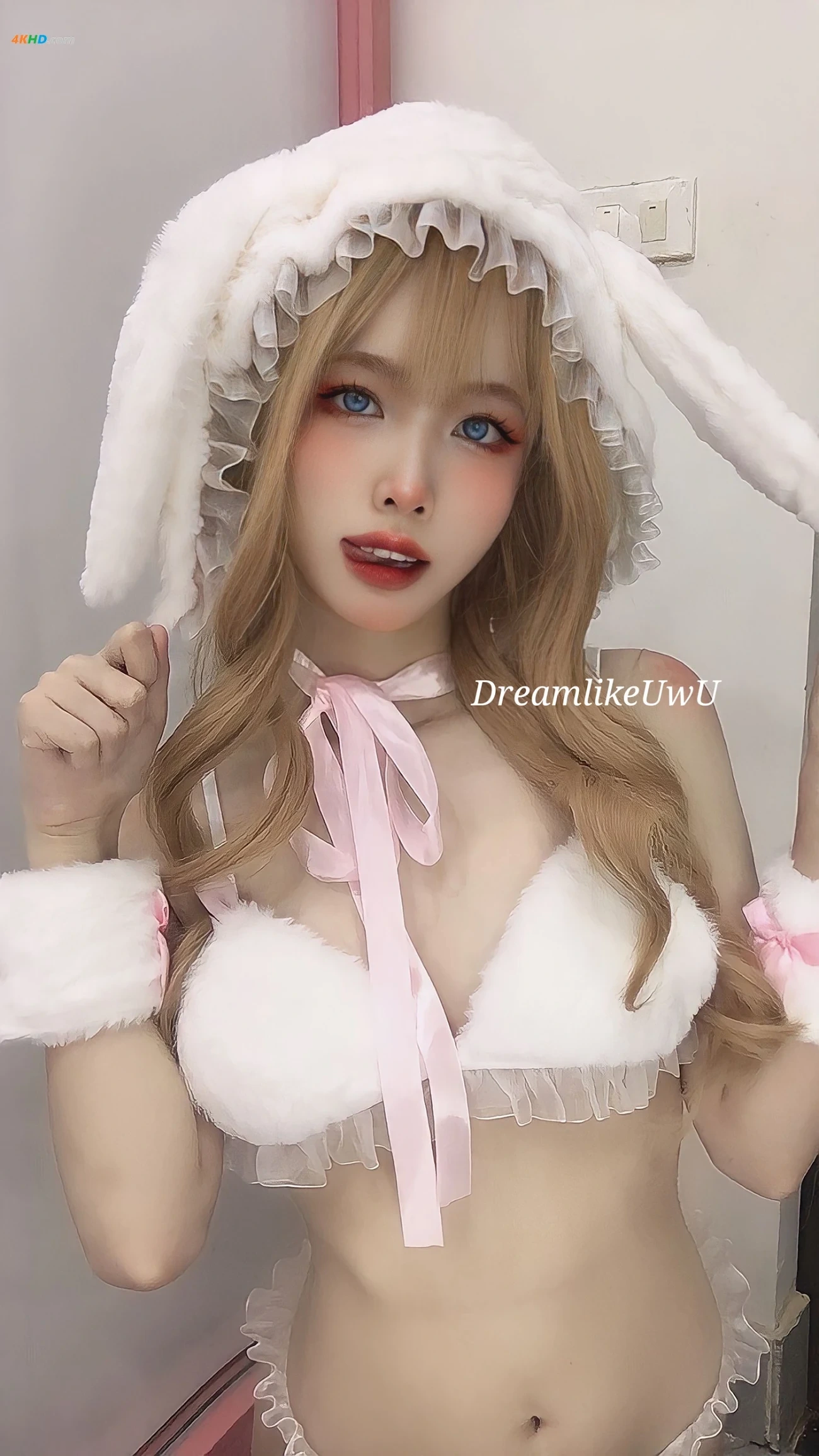 DreamlikeUwU White Rabbit — photo 6