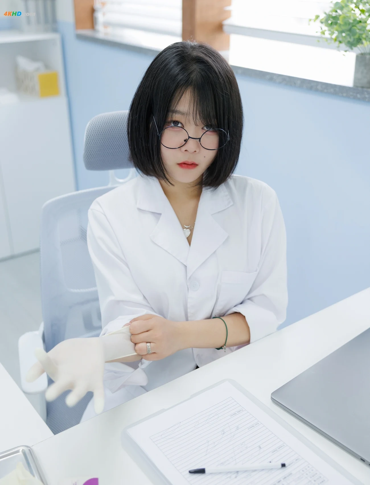 UMIZINE Zia.001 - Lady doctor — photo 5