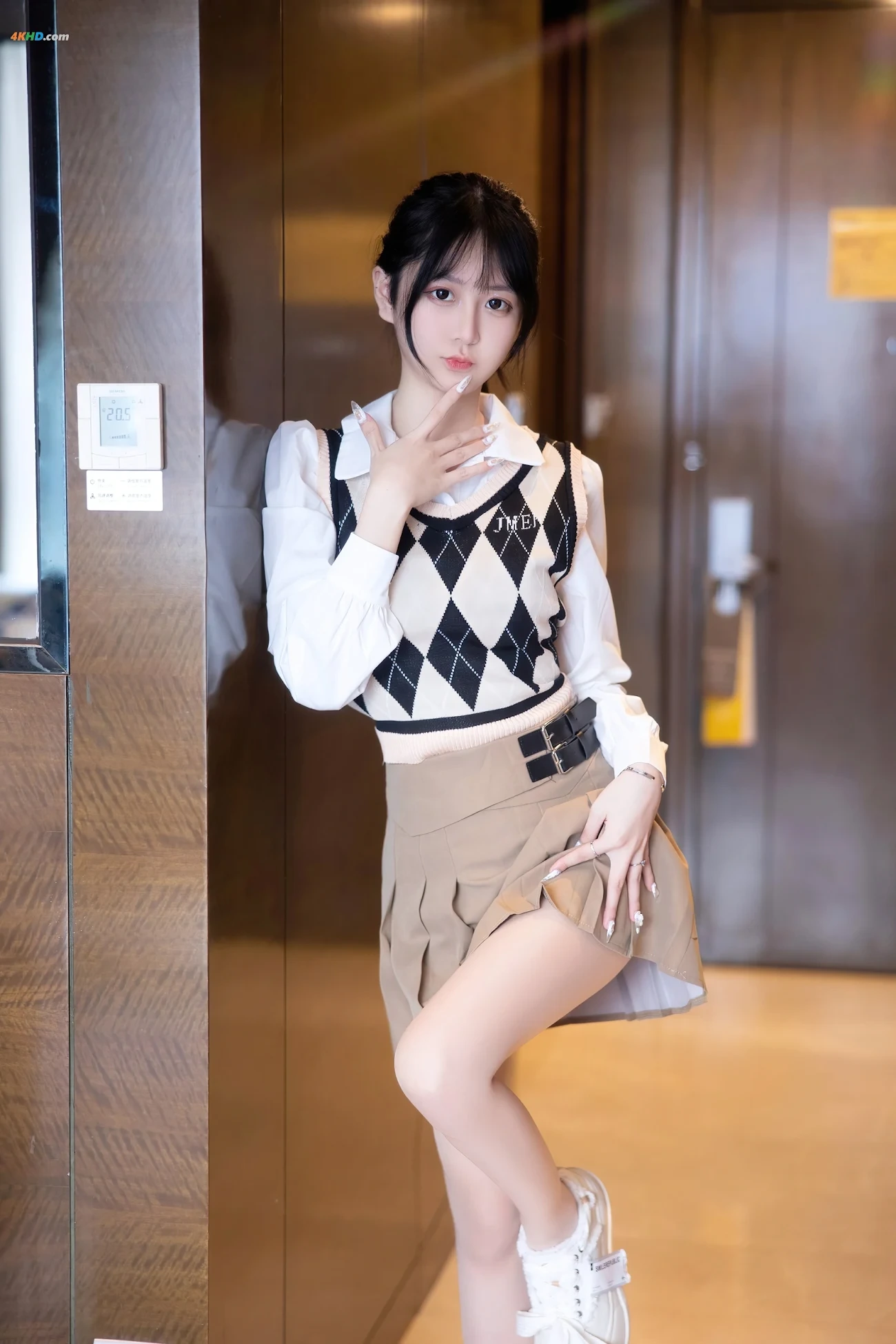 XieXiaoEn(YouYou) - DianDongWanJu — photo 3