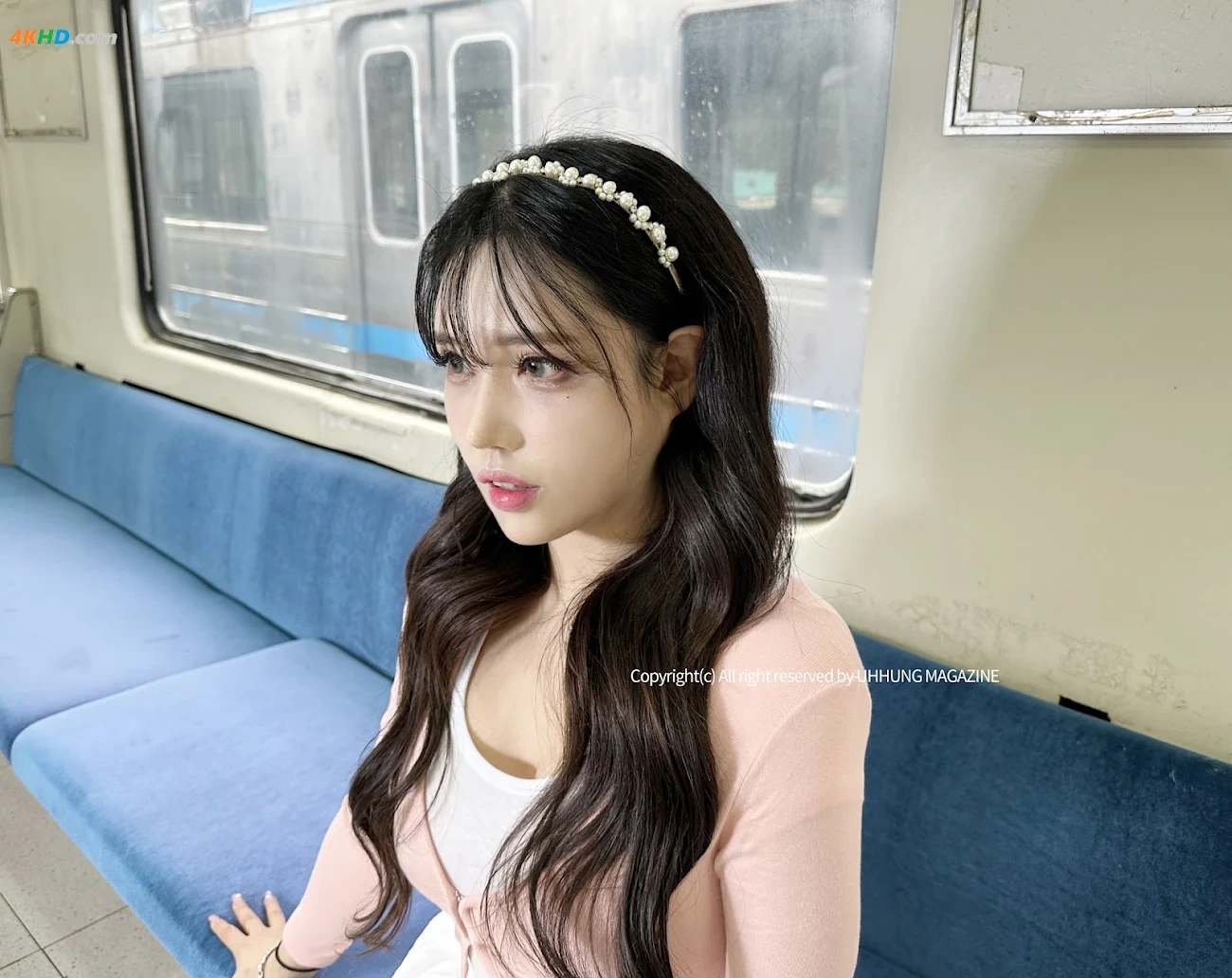 [UHHUNG MAGAZINE] Hani (HaNi) - The Girlfriend on The Subway — photo 3