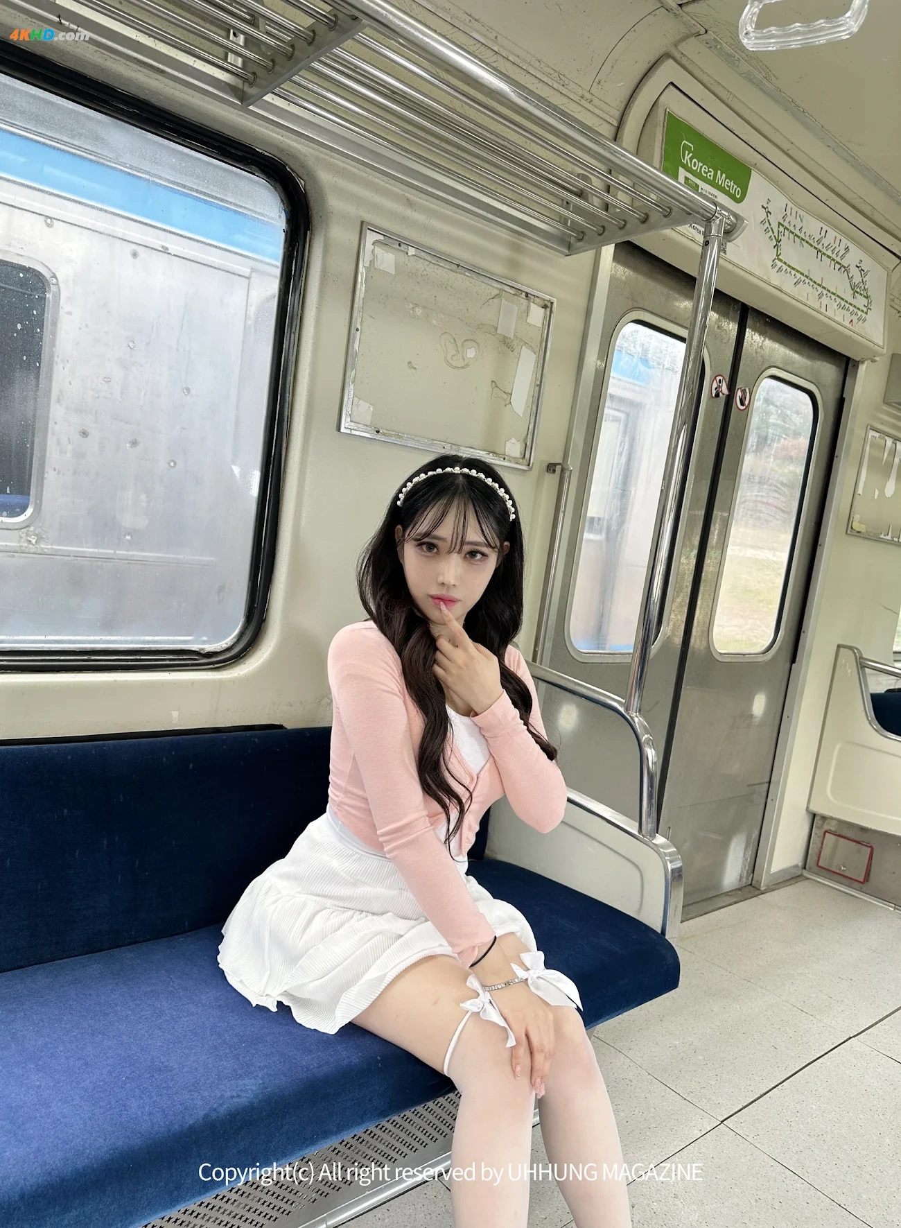 [UHHUNG MAGAZINE] Hani (HaNi) - The Girlfriend on The Subway — photo 8