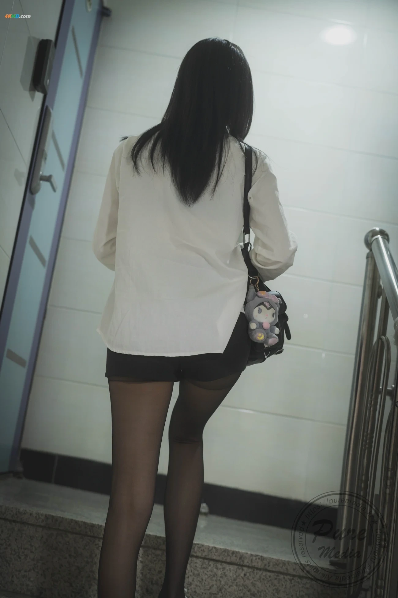 Pure Media Vol.285 Hina (HiNa) - Psycho Stalker's Room — photo 21