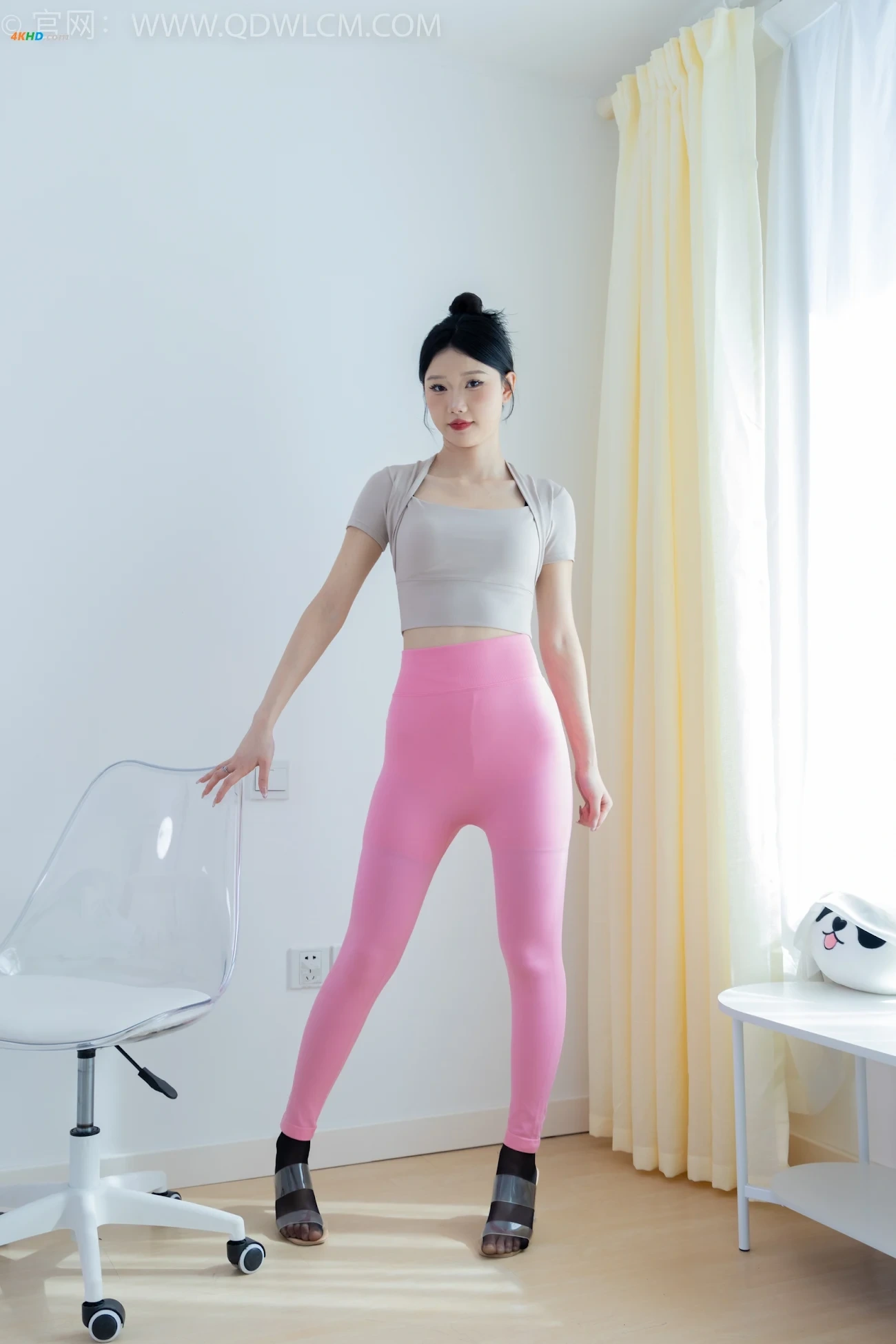 WuLianChuanMei XiaoZhu-HuaYingYaoYe — photo 1
