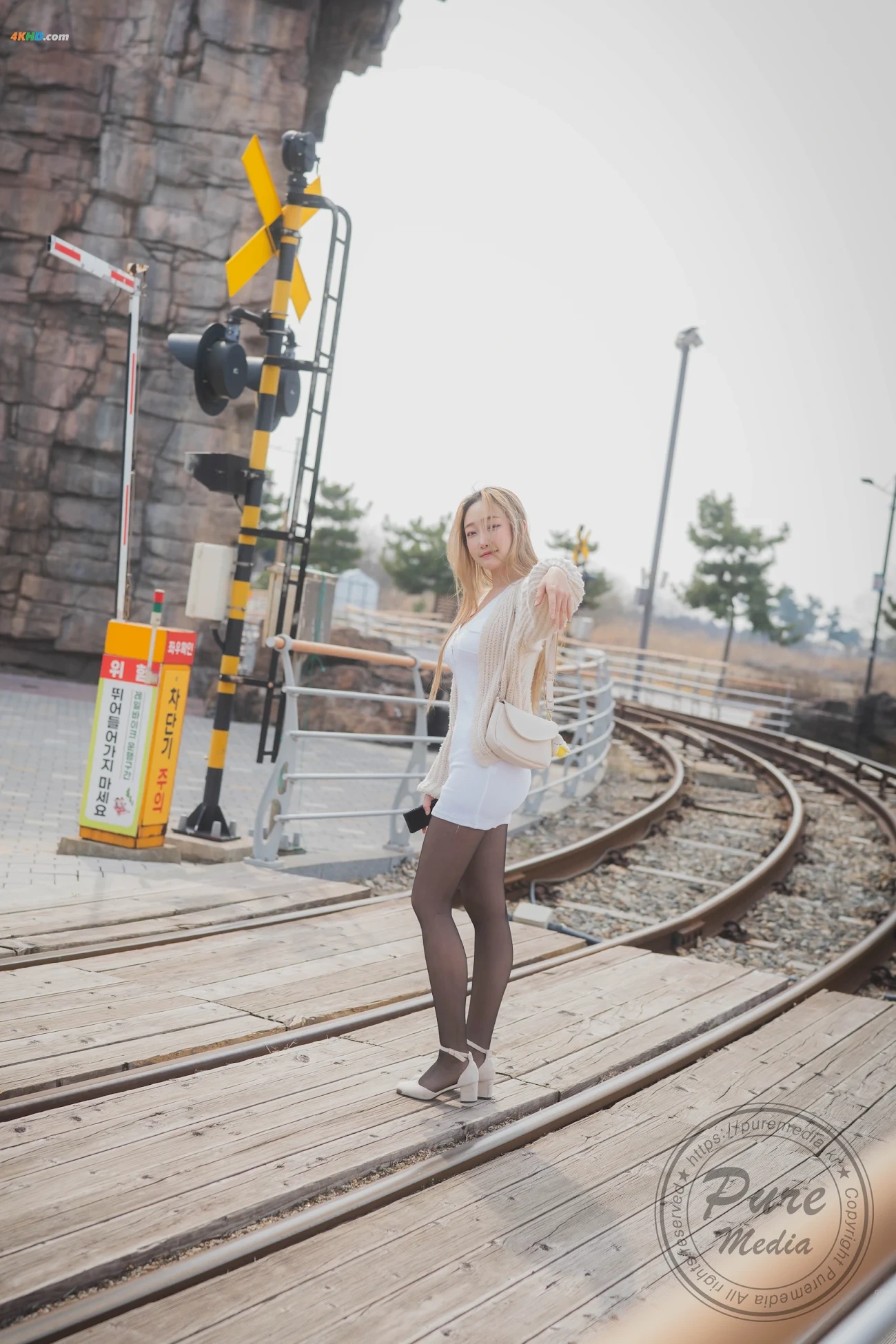 Pure Media Vol.284 Raon - First Naked — photo 2