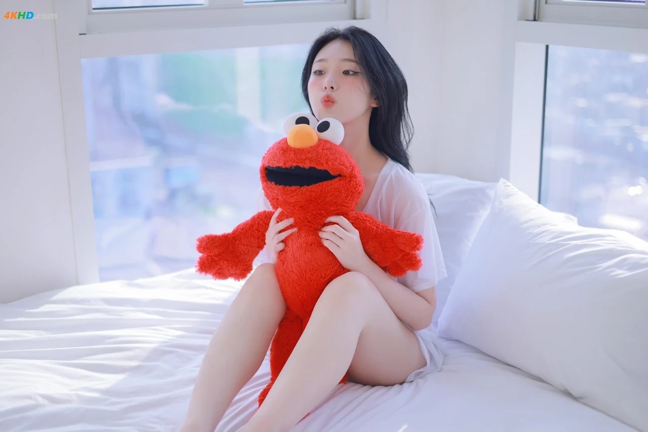 Yeonwoo - Naked — photo 1