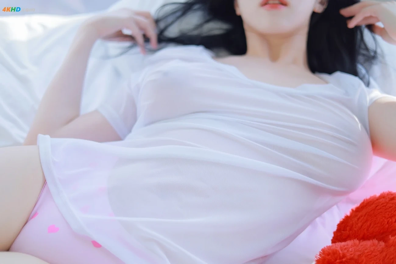 Yeonwoo - Naked — photo 9