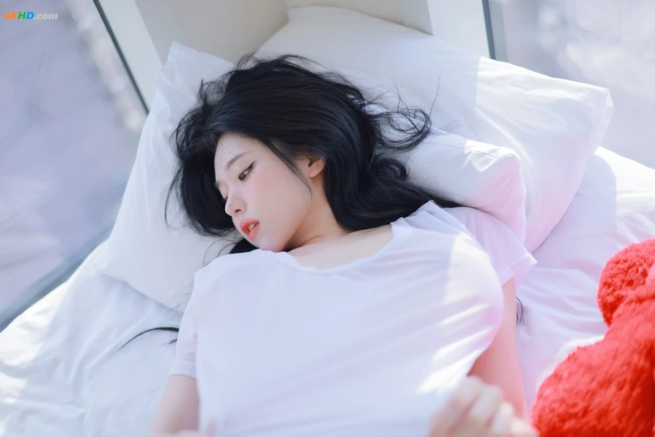 Yeonwoo - Naked — photo 18