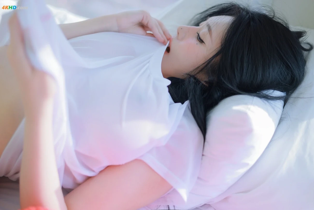Yeonwoo - Naked — photo 20