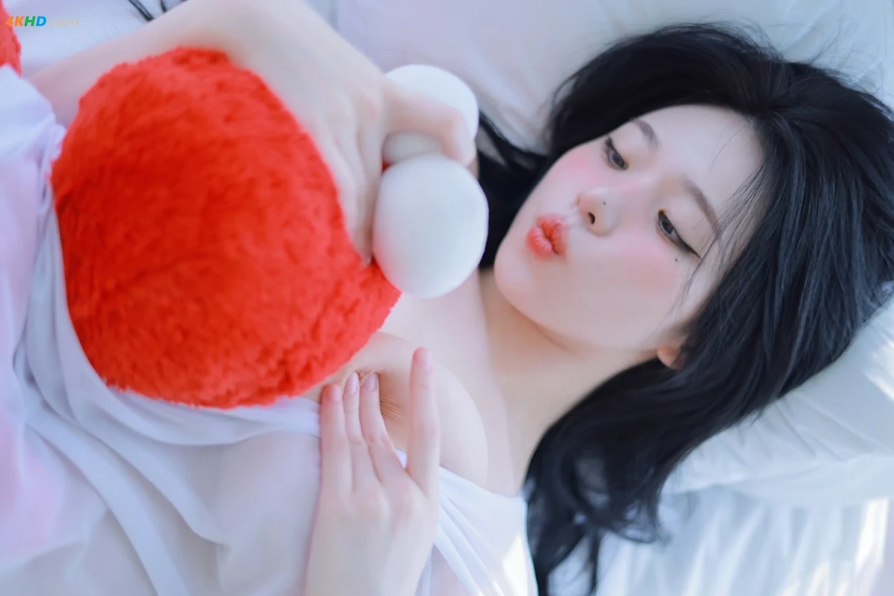 Yeonwoo - Naked — photo 33