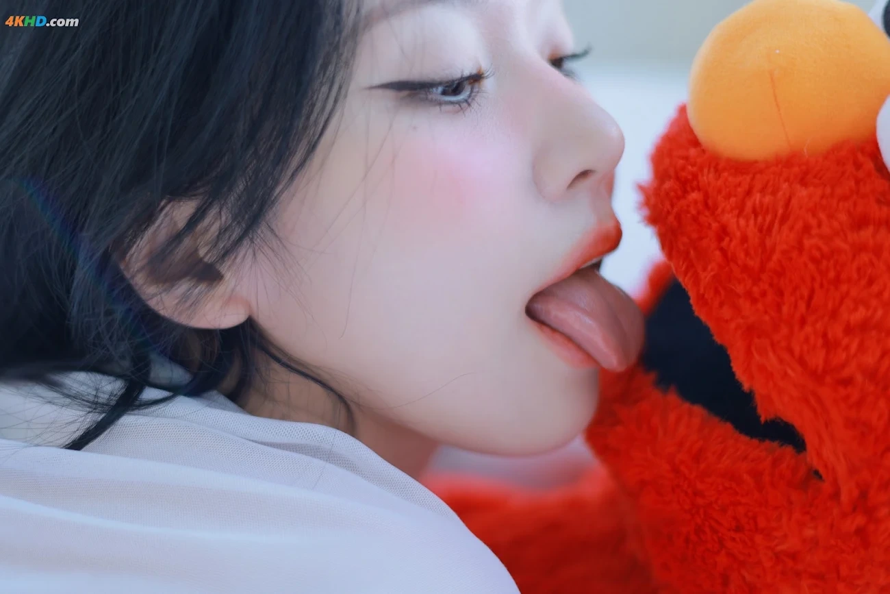 Yeonwoo - Naked — photo 43