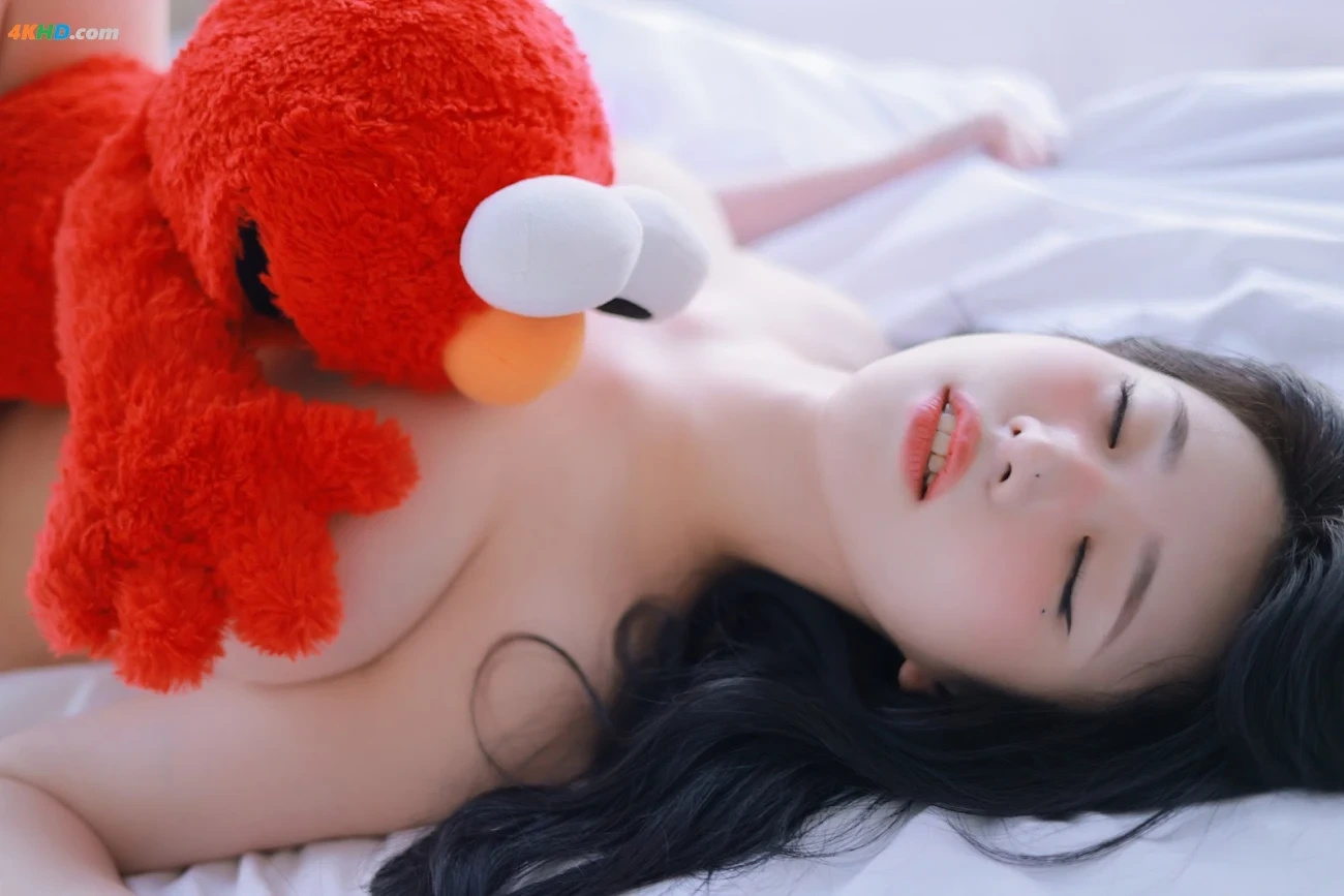 Yeonwoo - Naked — photo 170
