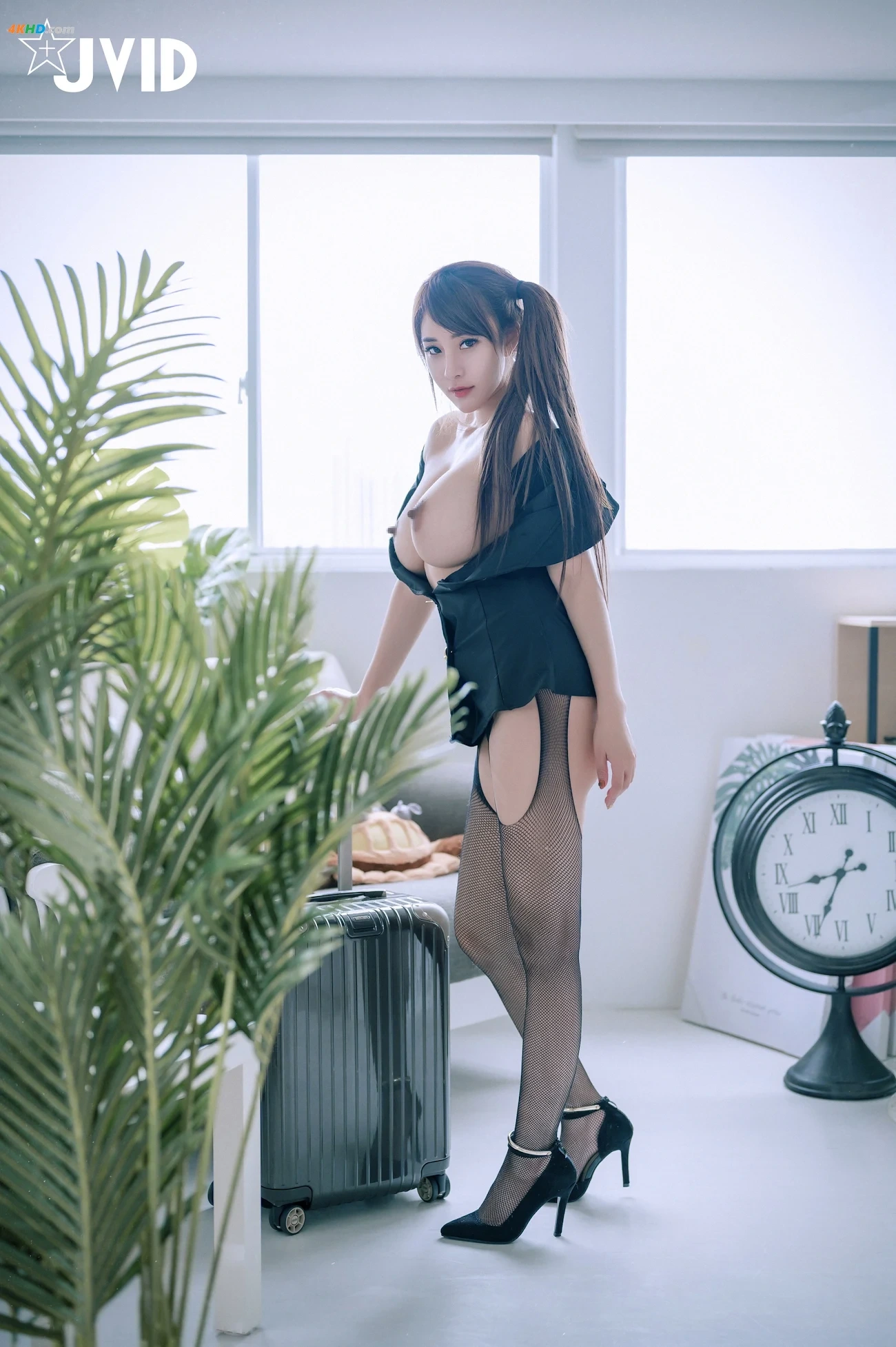 JVID_Lele LeLe - QingSeKongJie&HeiAnEMo — photo 49