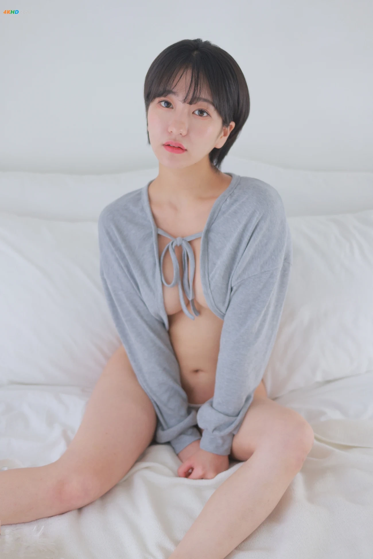 Sehee (SeHui) - Gray Cardigan Short Cut — photo 1