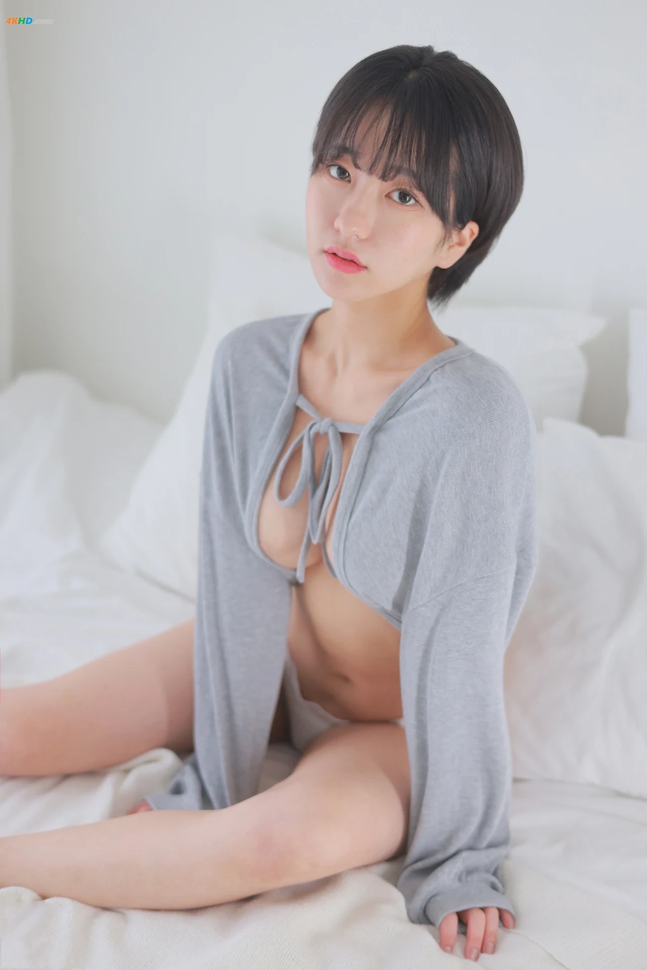 Sehee (SeHui) - Gray Cardigan Short Cut — photo 5