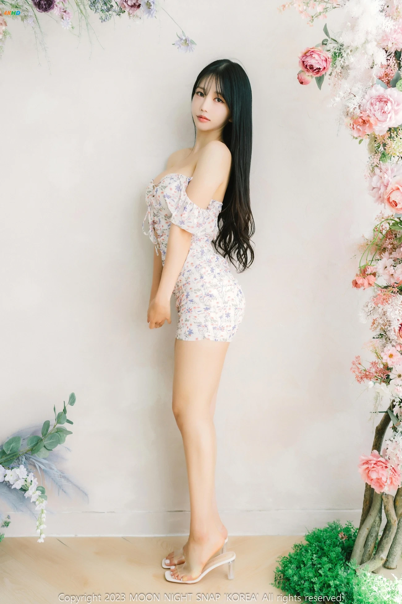 Moon Night Snap - Yunjin Cant have you — photo 1