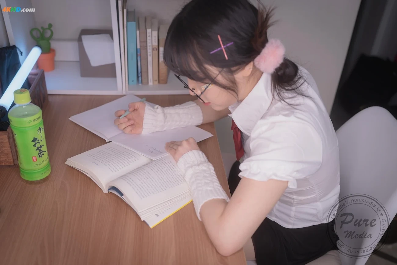 Pure Media Vol.276 Jelly (JelLi) - Girl trapped in a rooftop room — photo 69