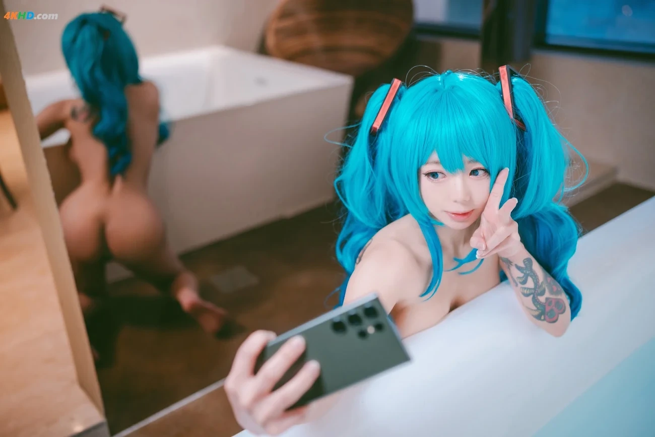Maruemon (MaLuEMong) - Plug Me In Miku — photo 3
