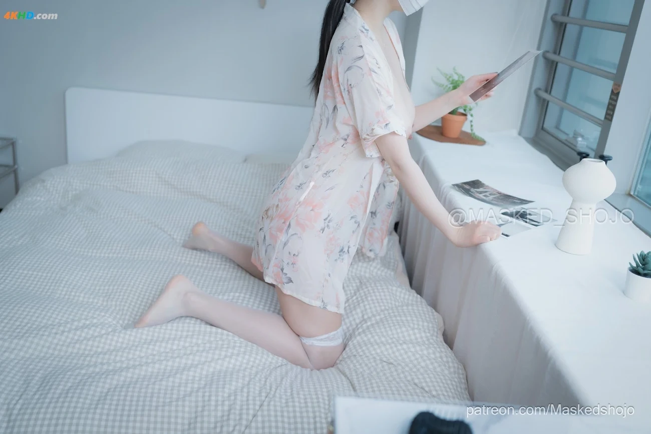 Masked Shojo - MKSJ-001 - Waterfall big tits — photo 3