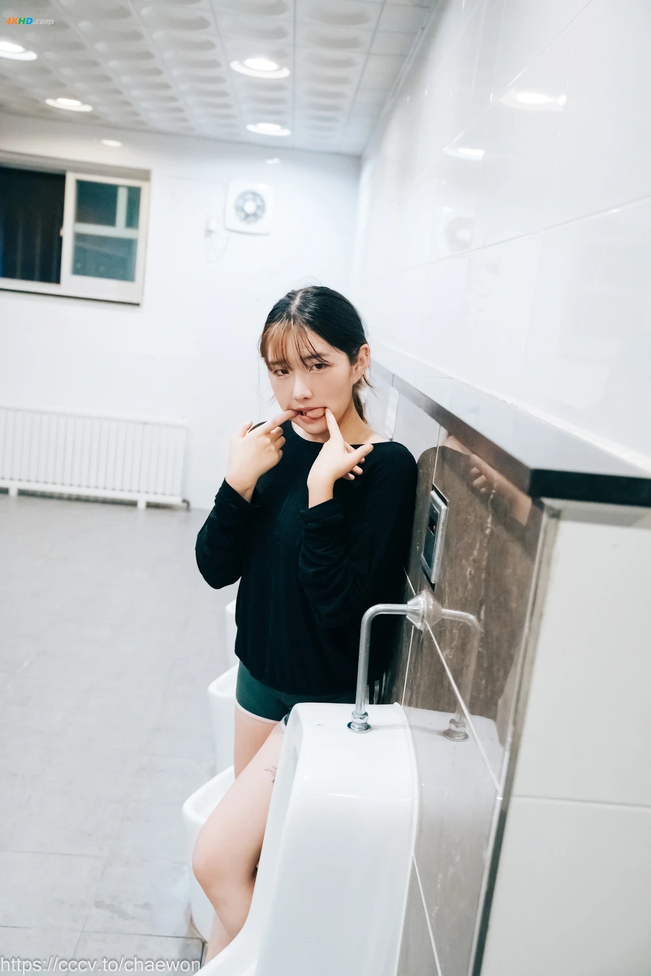 [Loozy] SonSon (SonSon) - Public Toilet - part 02 — photo 1