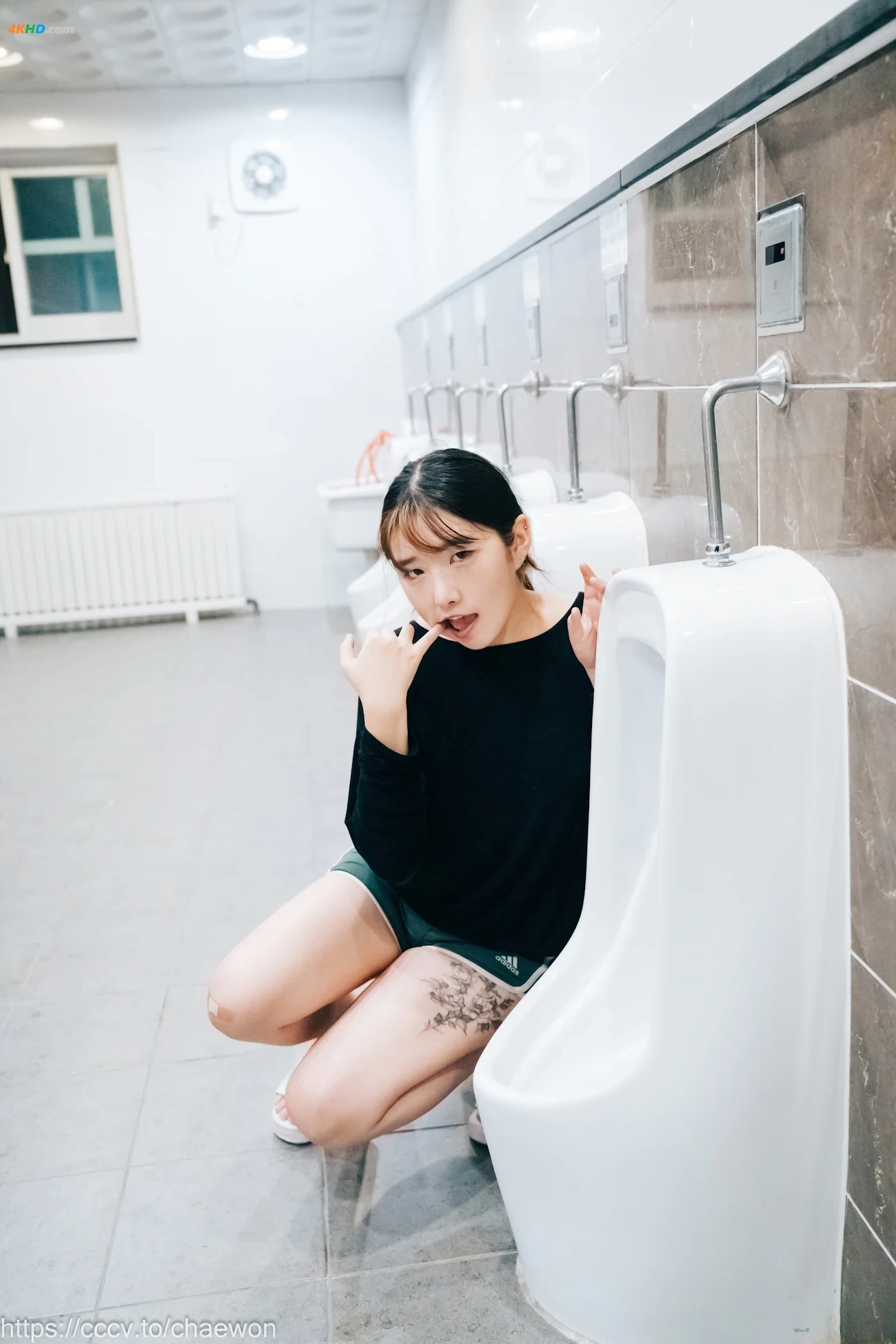 [Loozy] SonSon (SonSon) - Public Toilet - part 02 — photo 2