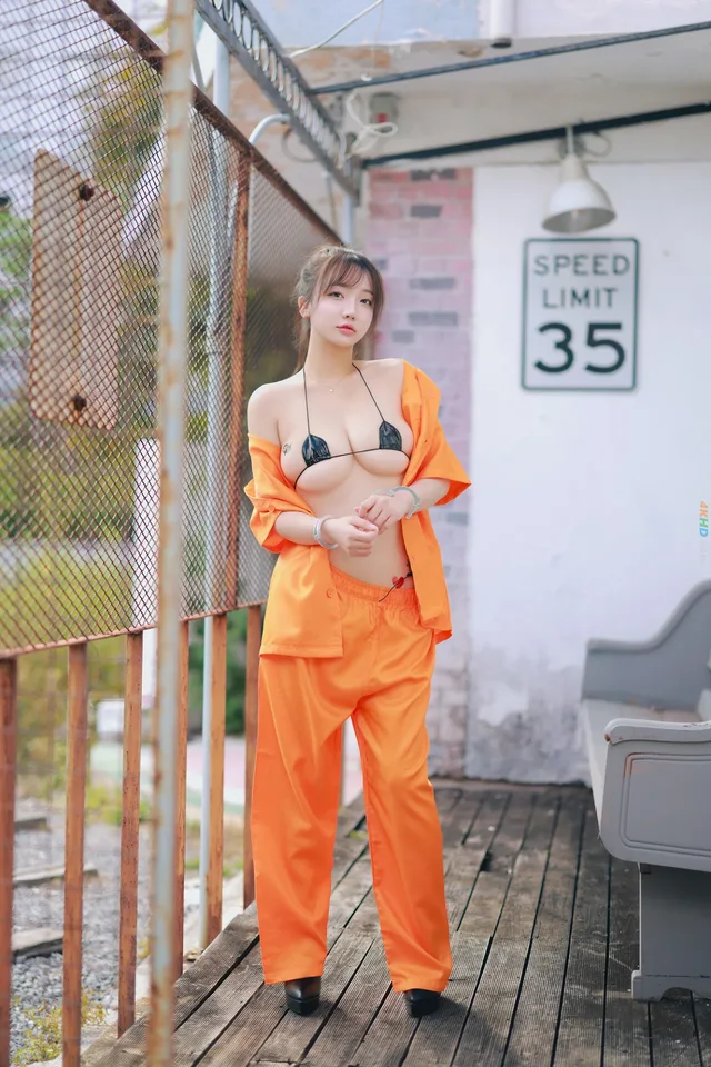 X-Level Son Ye-Eun (SonYeEun) - Bound for Halloween