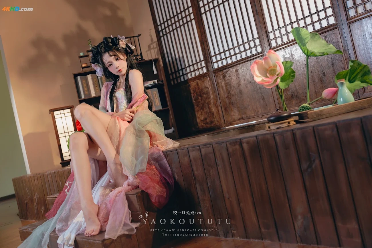 NianNianTuanZiTu(YaoYiKouTuNiang)- BaYueDingYue[ZuiDaoHeTangBian]& YouYuanJingMeng — photo 2