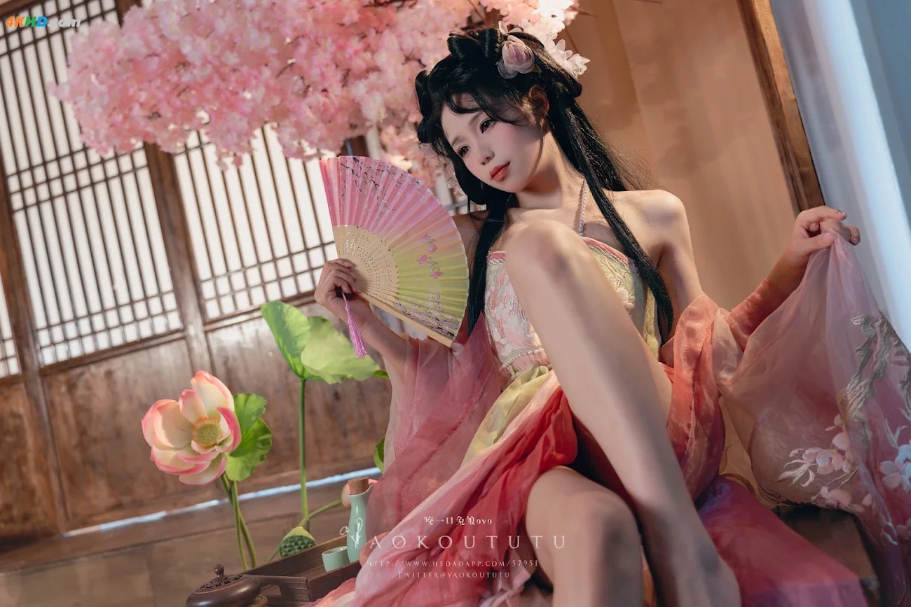 NianNianTuanZiTu(YaoYiKouTuNiang)- BaYueDingYue[ZuiDaoHeTangBian]& YouYuanJingMeng — photo 4