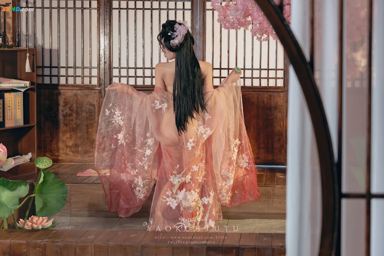 NianNianTuanZiTu(YaoYiKouTuNiang)- BaYueDingYue[ZuiDaoHeTangBian]& YouYuanJingMeng — photo 25