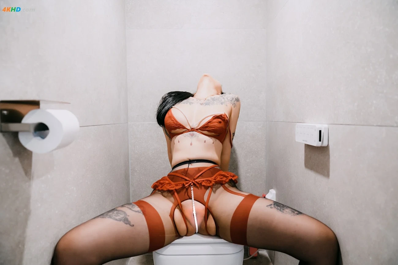 Jeon Bo-Yeon (JeonBoYeon) - Toilet Girl - part 01 — photo 3