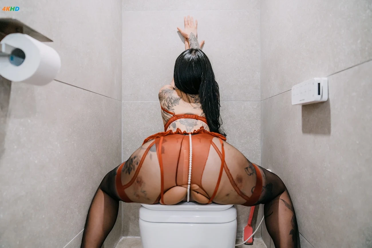Jeon Bo-Yeon (JeonBoYeon) - Toilet Girl - part 01 — photo 40