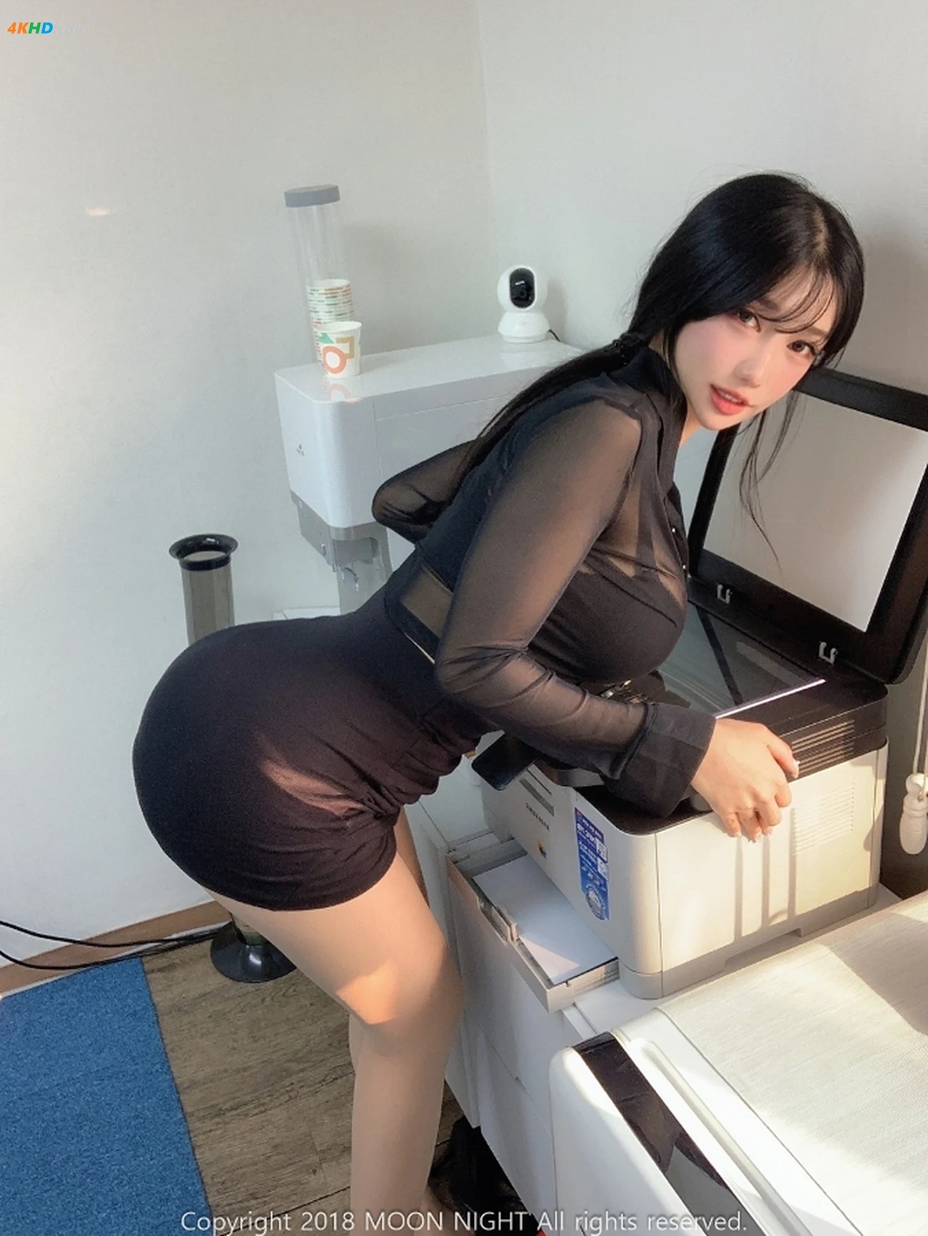 Moon Night Snap - Yunjin - In the office — photo 10