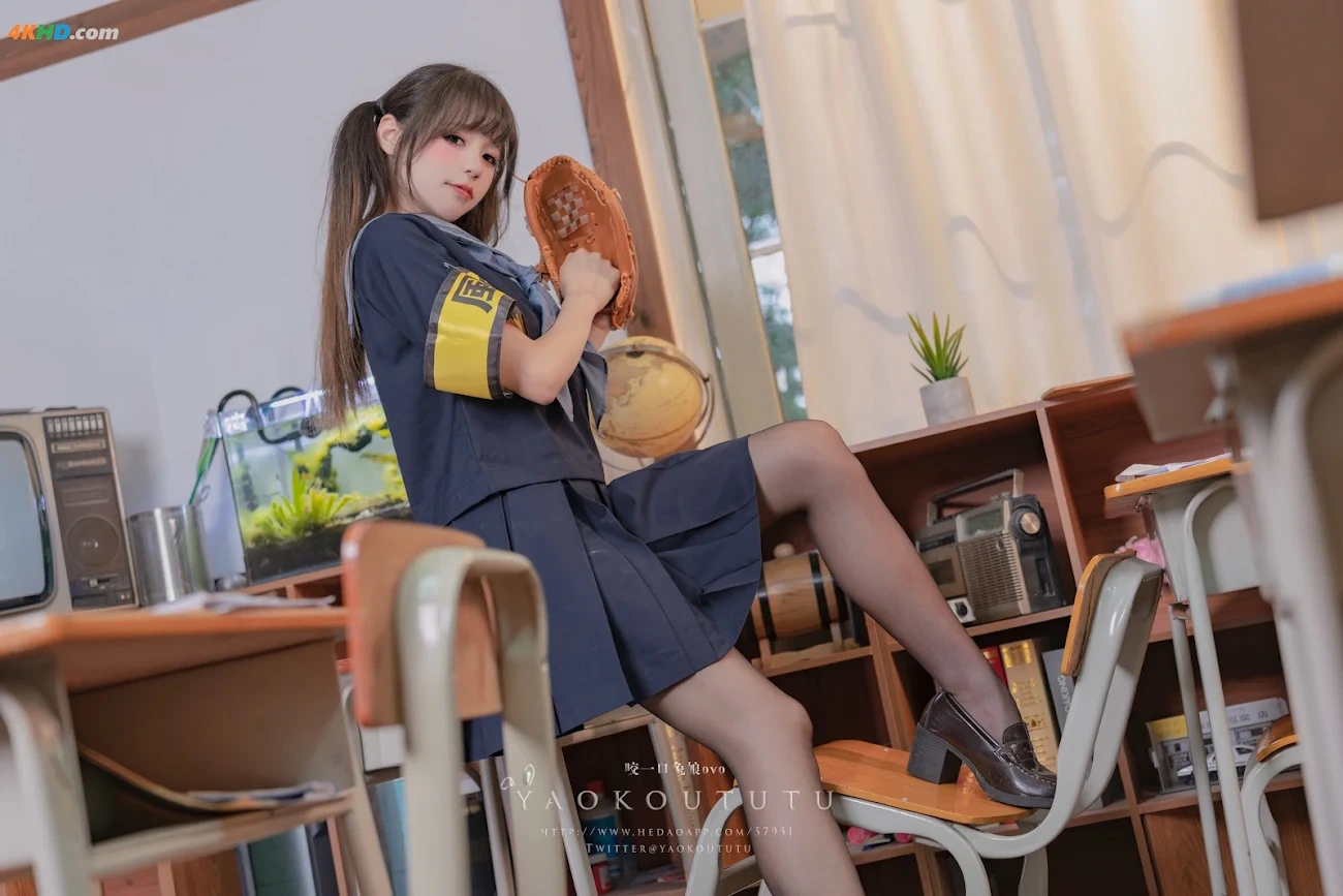 NianNianTuanZiTu - LiuYueDingYue[XueShengHuiZhangJingXuanZhong]LianHongDeSiChunQi — photo 3