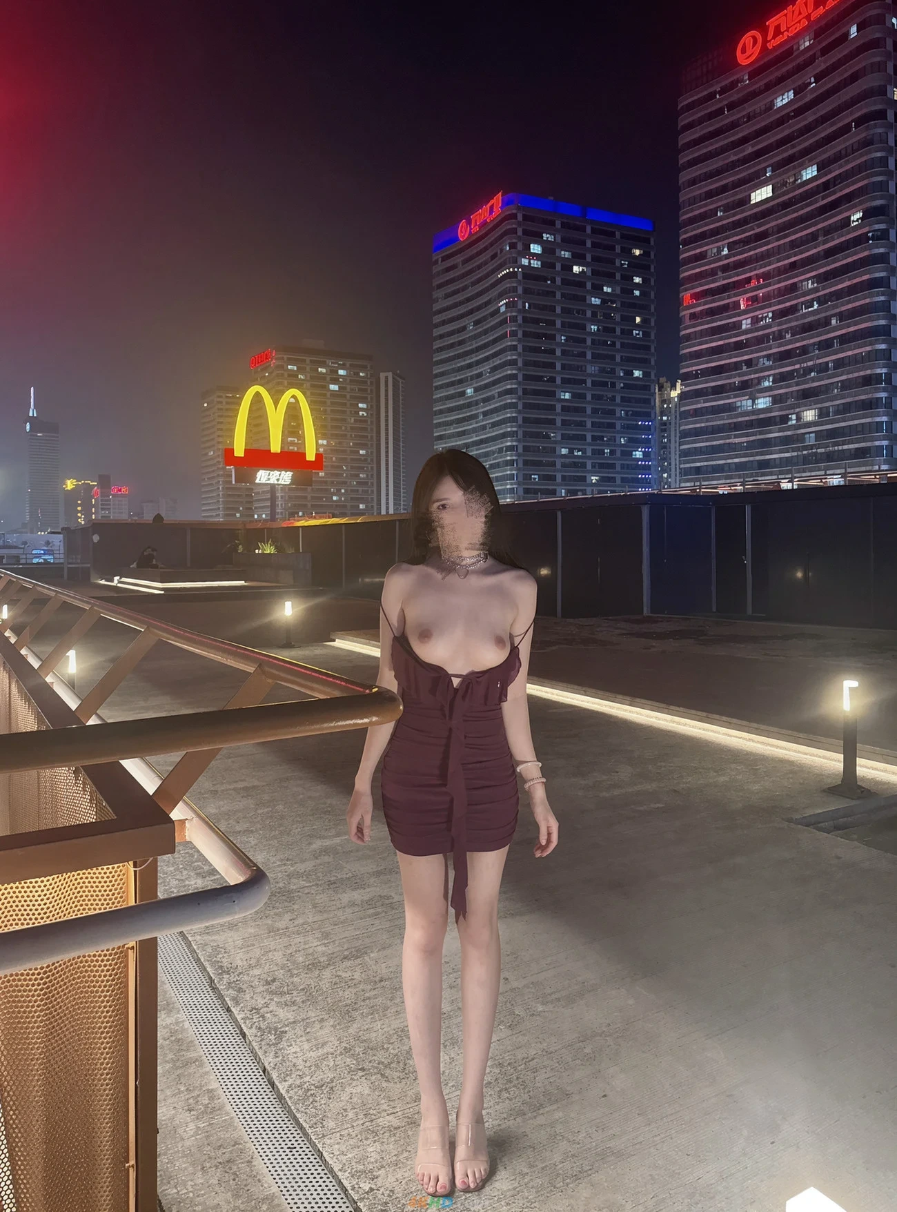 [OtherXXX] KeLeBing - GaoYanSuXiongFuLiJiHuWaiLuChuDiaoJiao — photo 42