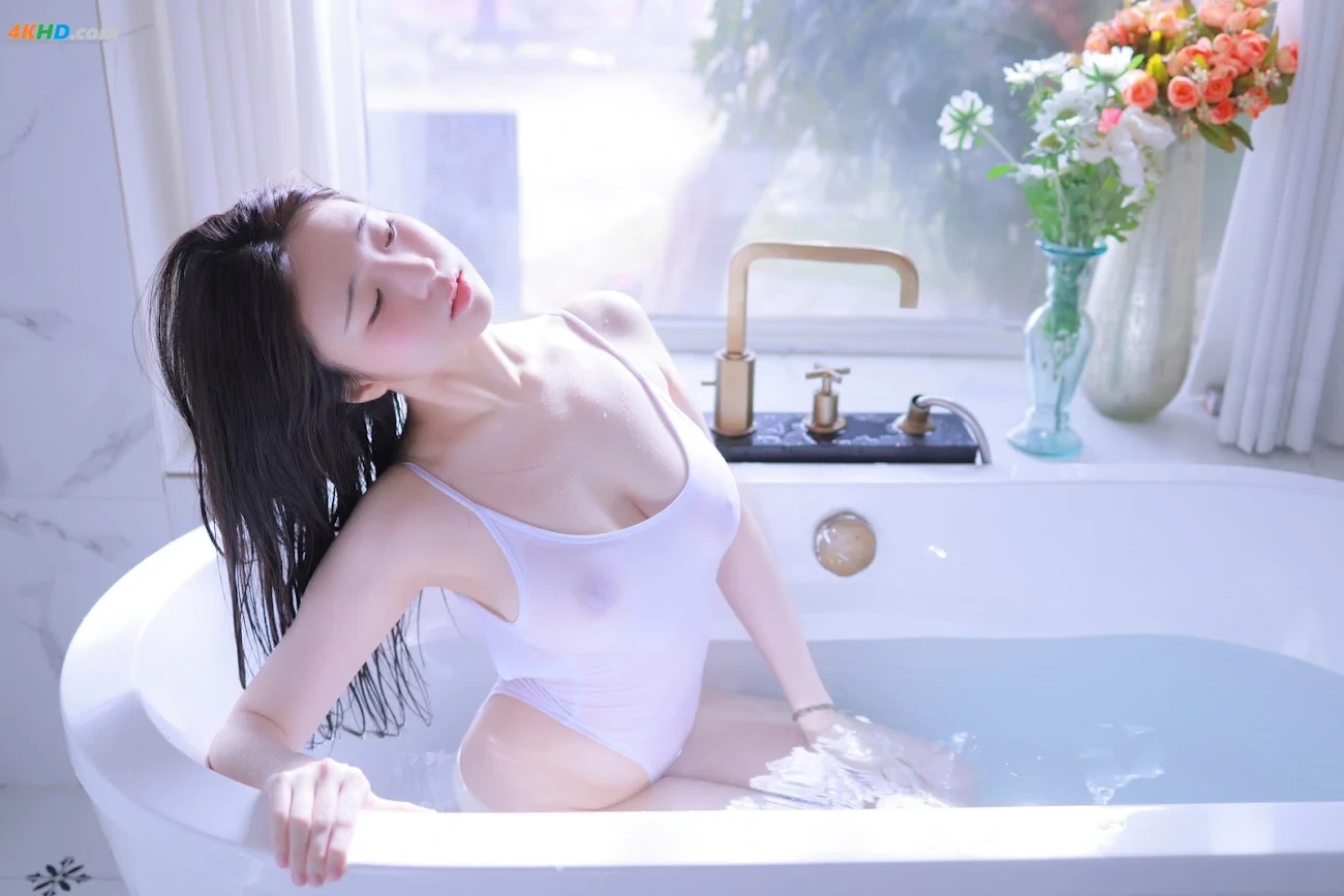 Yeon Woo (YeonU) - Bath Tub - part 02 — photo 166