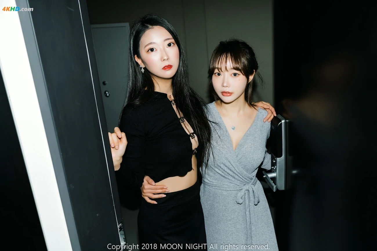 Moon Night Snap - Jucy (JyuSi) x Mona (MoNa) 'Loveholic vol 2' Twin Digital photobook (ver.s+) — photo 1