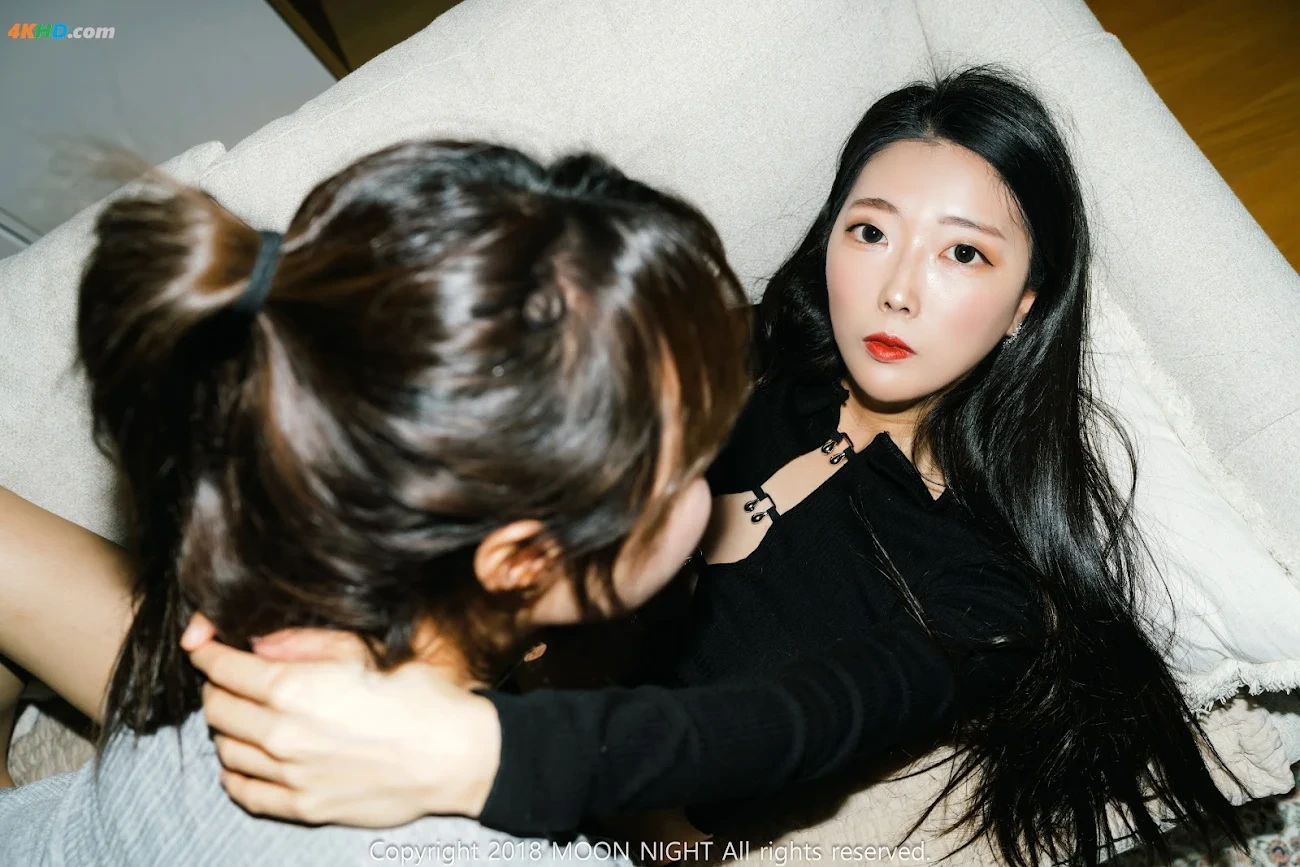 Moon Night Snap - Jucy (JyuSi) x Mona (MoNa) 'Loveholic vol 2' Twin Digital photobook (ver.s+) — photo 13