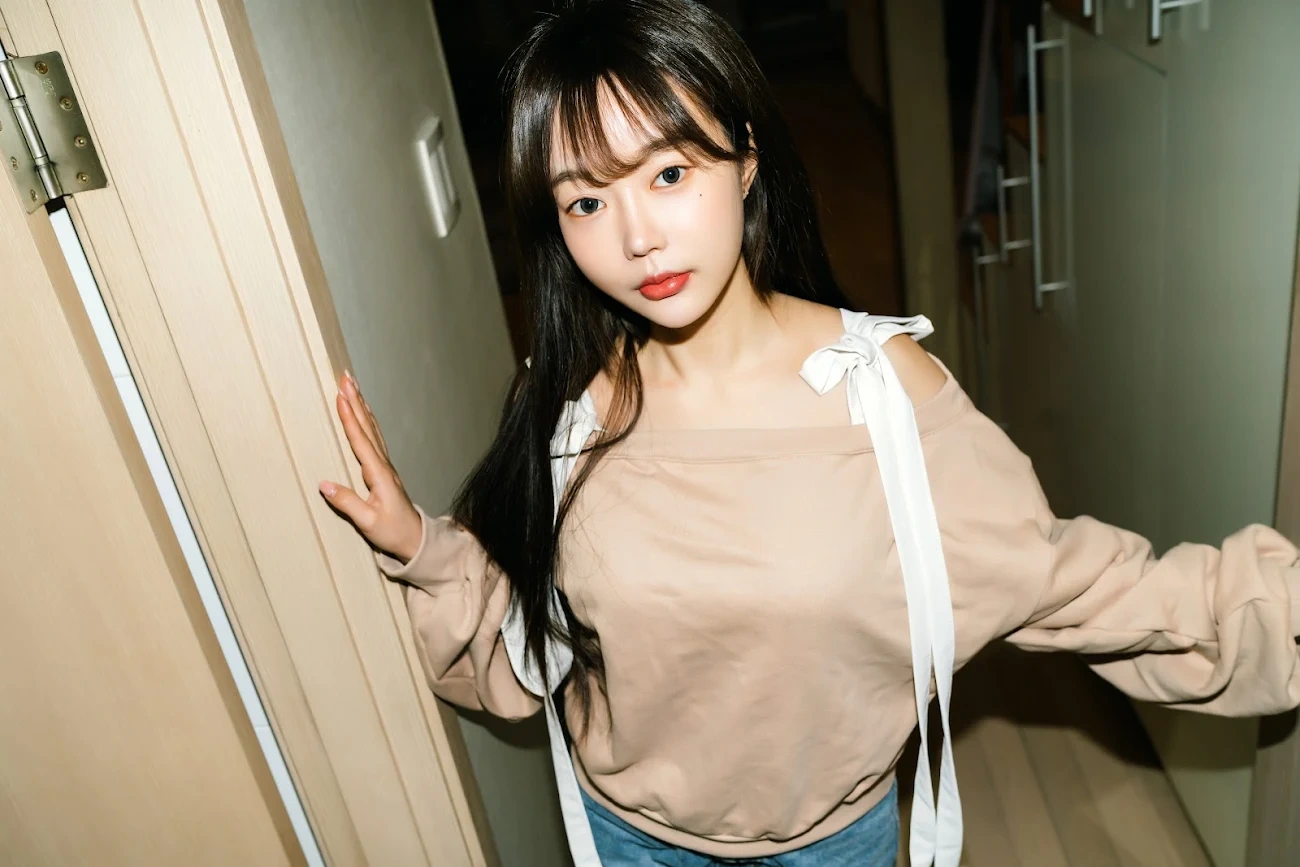 Moon Night Snap - Jucy (JyuSi) Girlfriend's Room — photo 1