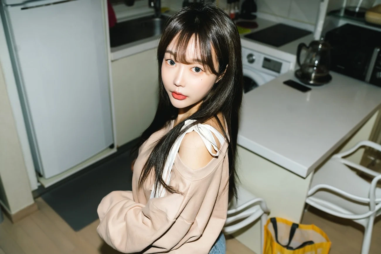 Moon Night Snap - Jucy (JyuSi) Girlfriend's Room — photo 3