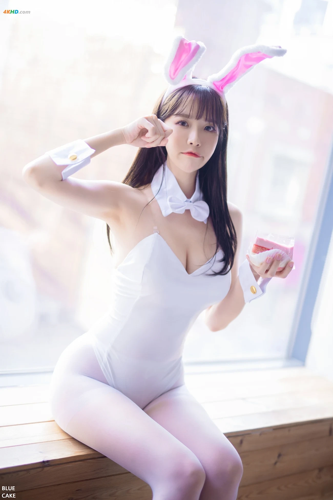 Ahrin - White & Black Bunny — photo 132