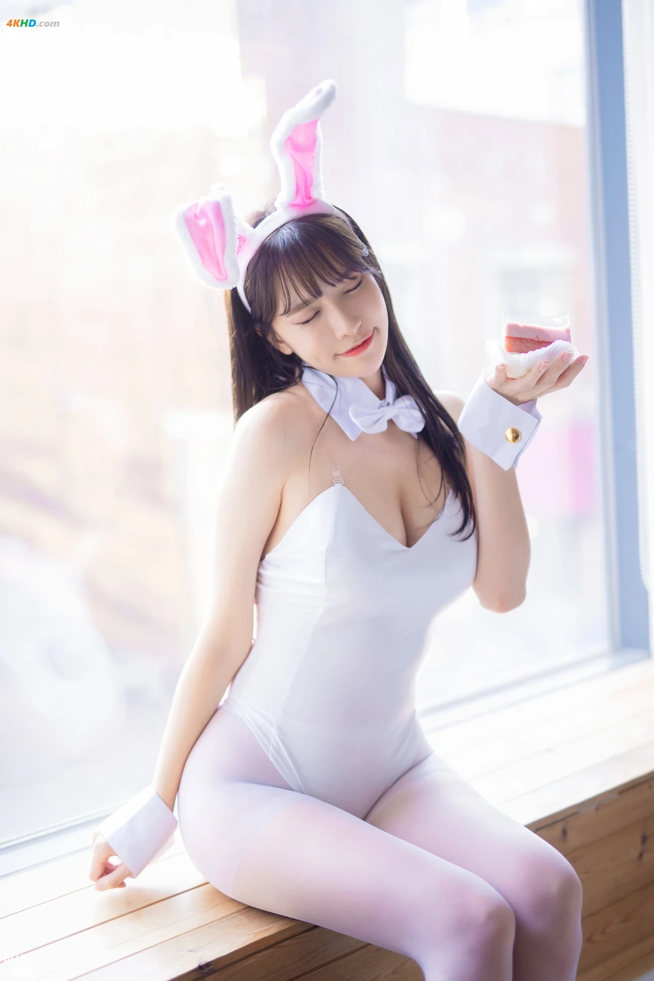 Ahrin - White & Black Bunny — photo 134