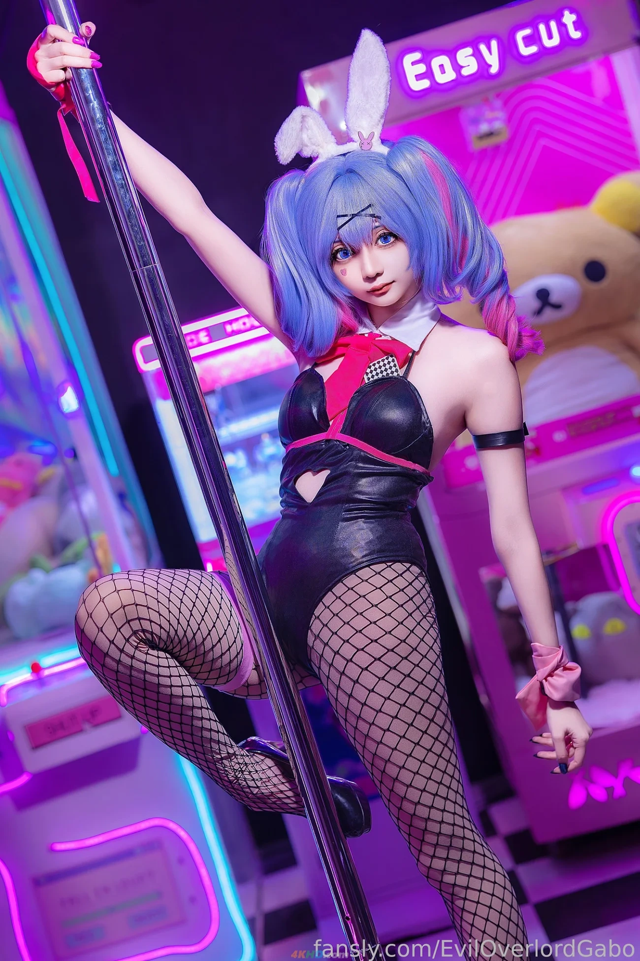 Evil Overlord Gabo - Rabbit Hole Miku — photo 3
