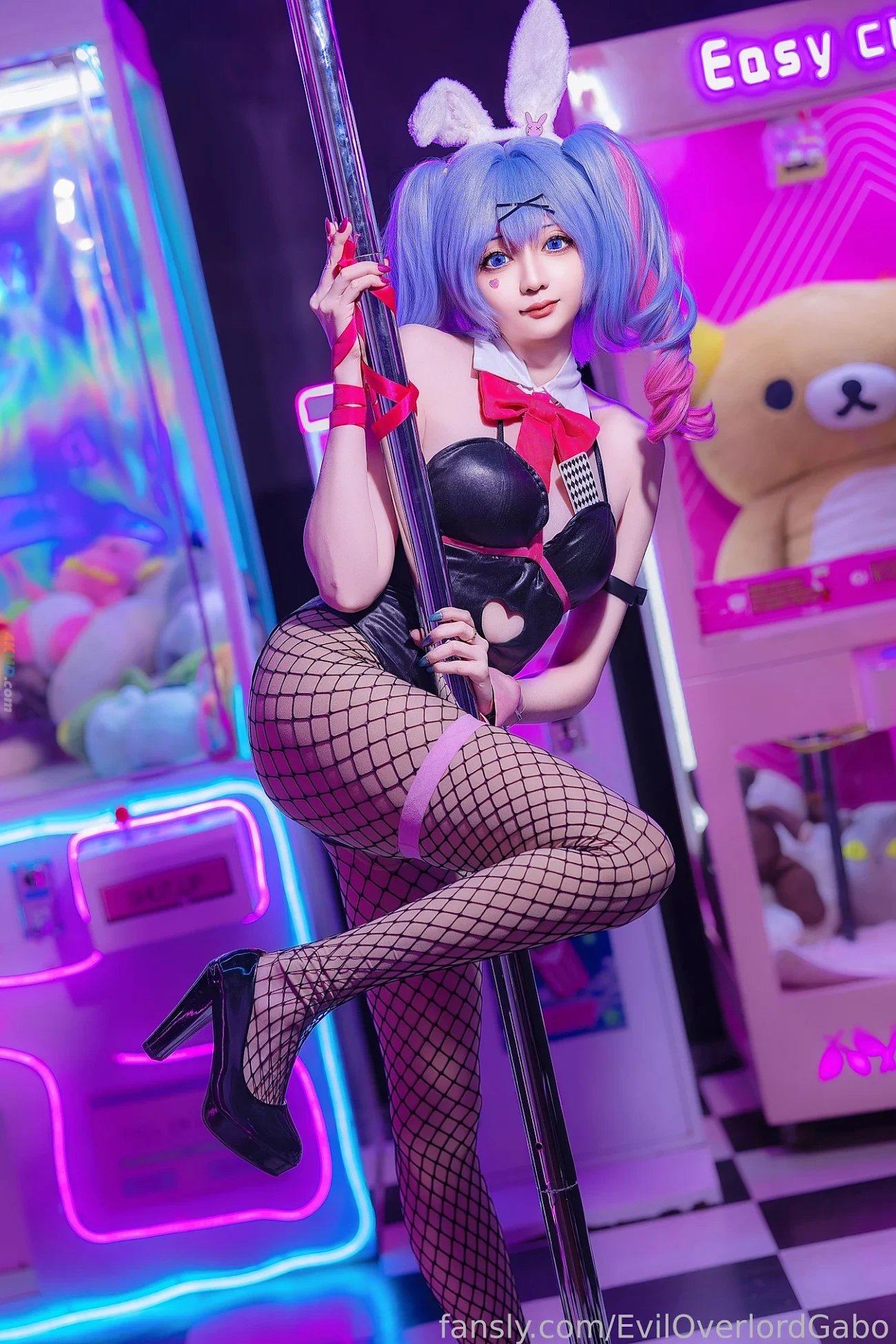 Evil Overlord Gabo - Rabbit Hole Miku — photo 5