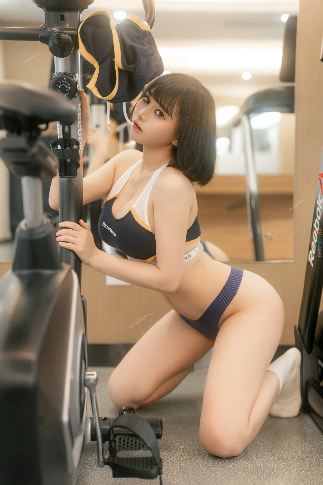TieShouJiaoShou BaoBao JianShenFangDeMiMi — photo 42
